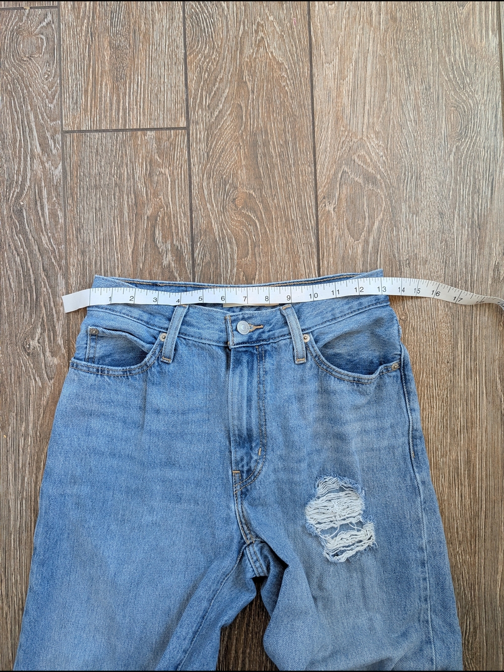 Levi's 94 Baggy Jeans Size 26 X 31 Full Length Light Wash Distressed Rigid Denim - Picture 9 of 11